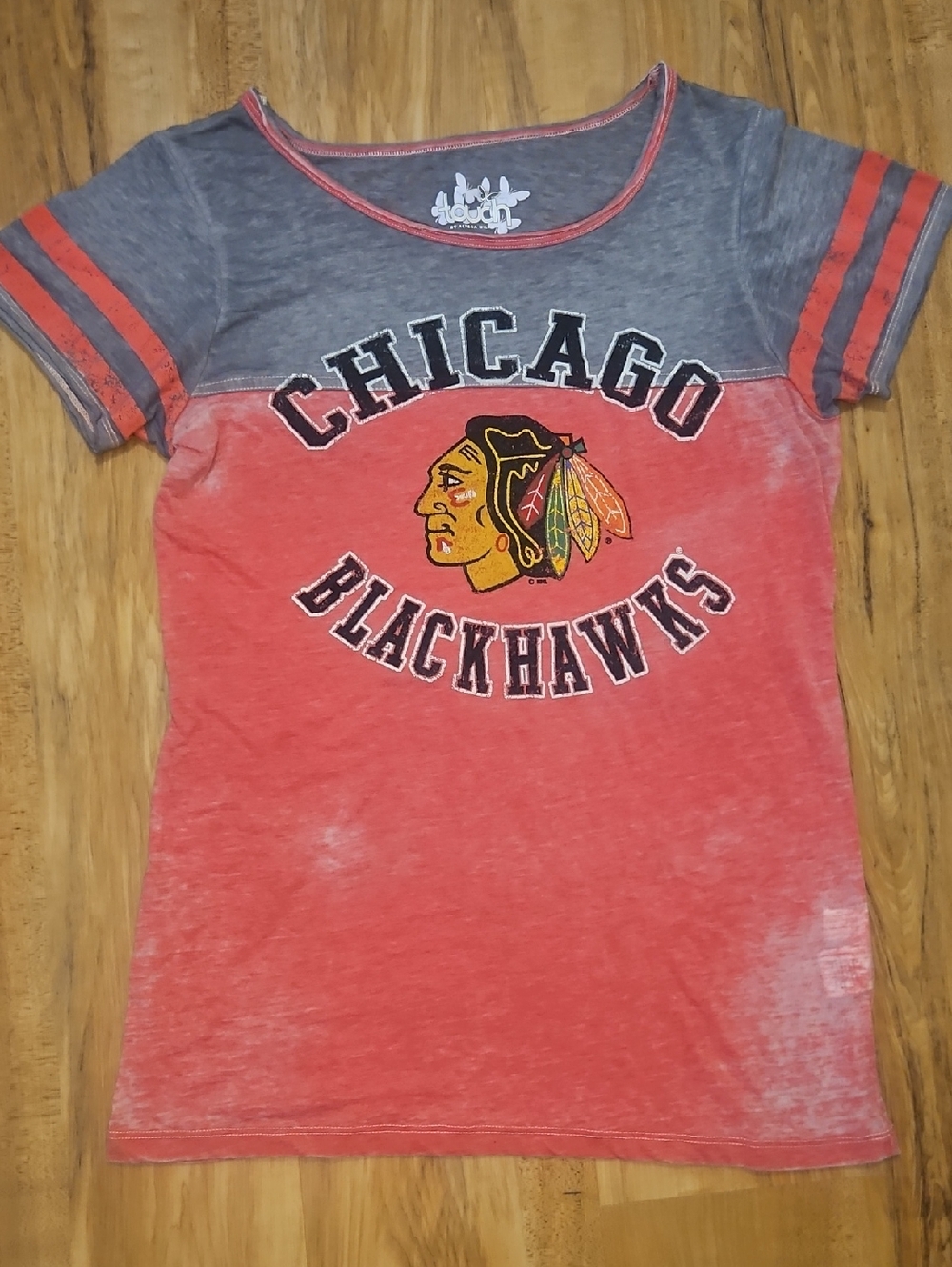 Touch by Alyssa Milano Red and Gray Chicago Blackhawks Tee